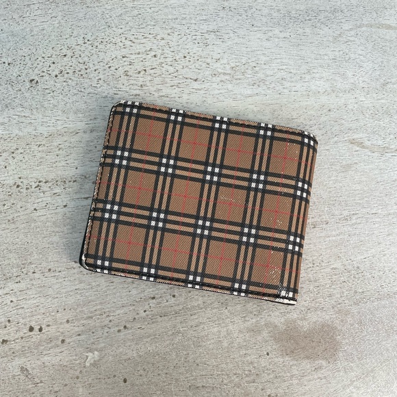 Men’s Burberry wallet in used condition - Picture 4 of 5